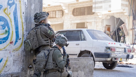 IDF-Egoz-Unit-members-in-an-alley-in-Khan-Yun-1080x720.jpg