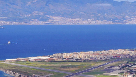 Runway_Airport_Reggio_Calabria.jpg