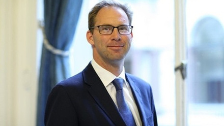 Tobias-Ellwood-image_Neil Watling.jpg 1