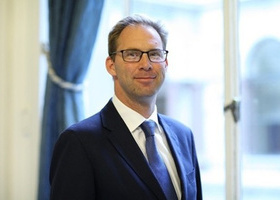 Tobias-Ellwood-image_Neil Watling.jpg 1