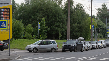 RussianPetrolQueueBannerImage1168x440px.jpg