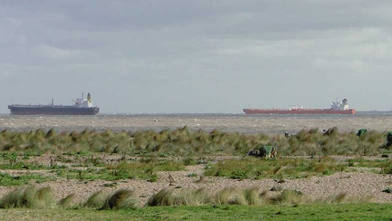 oil-tankers-viewed-from-beach-1168x440px.jpg