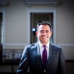 Dr Andrés Villar
