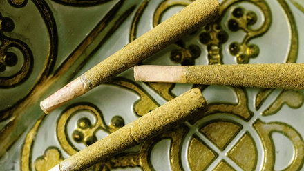 cannabis-joints-pexels-rdne-stock-project-8139067-1168x440.jpg 1