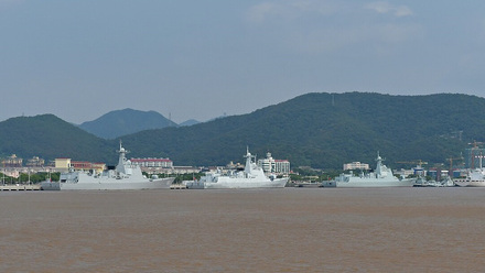 PLAN_Destroyers_in_Zhoushan,_Oct_2019.jpg