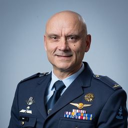 Lt Gen. André 