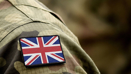 uk-flag-on-uk-army-uniform-1168x440.jpg