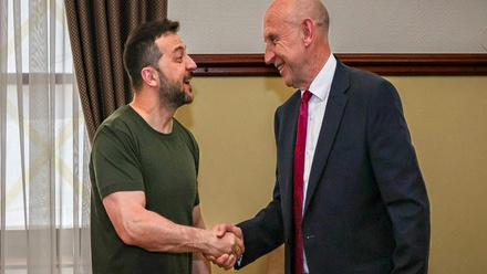 John-Healey-with-President-Zelensky-1080x720.jpg