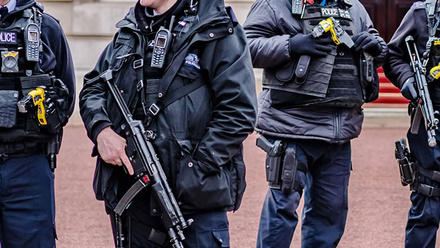 armed-police-uk-1168x440px.jpg